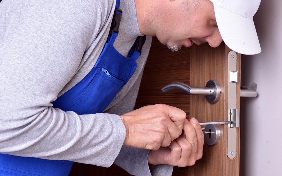 combien coute un serrurier pour ouvrir une porte Nandy