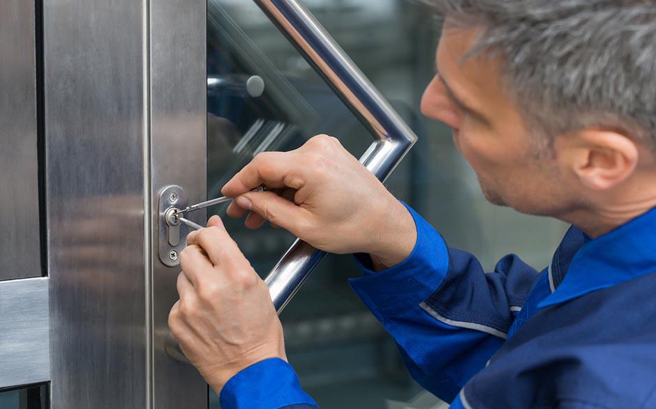 combien coute un serrurier pour ouvrir une porte Nandy